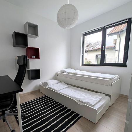 Zola Guest House Oradea Ngoại thất bức ảnh